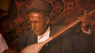 Âşık Veysel’in Kullandığı Bağlama Türleri ve Önemi